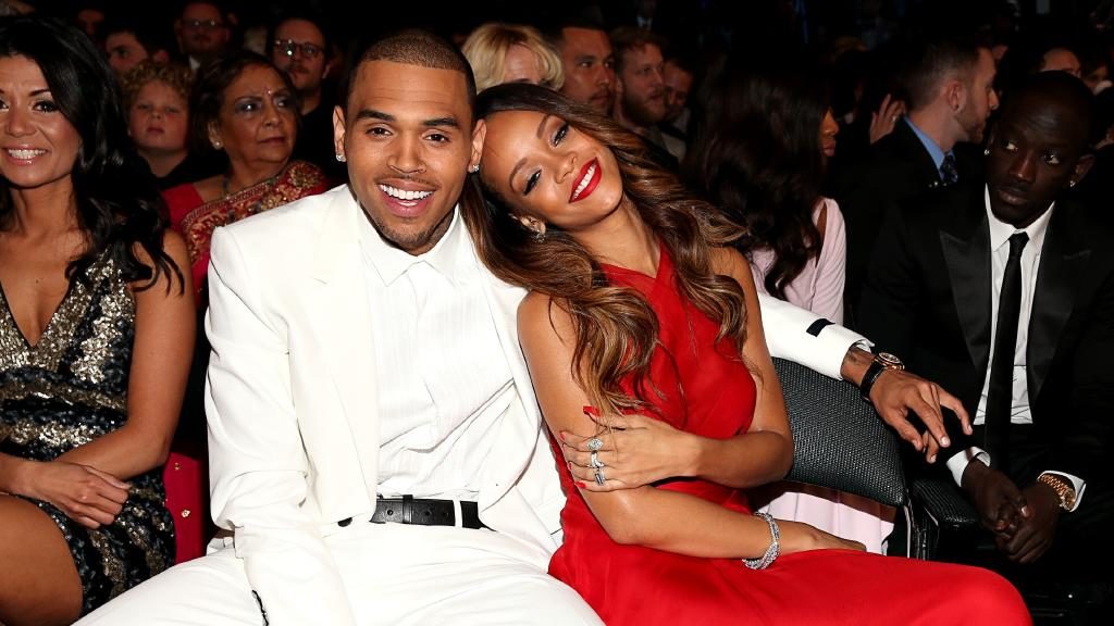 Rihanna's Instagram Fans Shut  Down Chris Brown as he Commented something wrong - Here's what happened