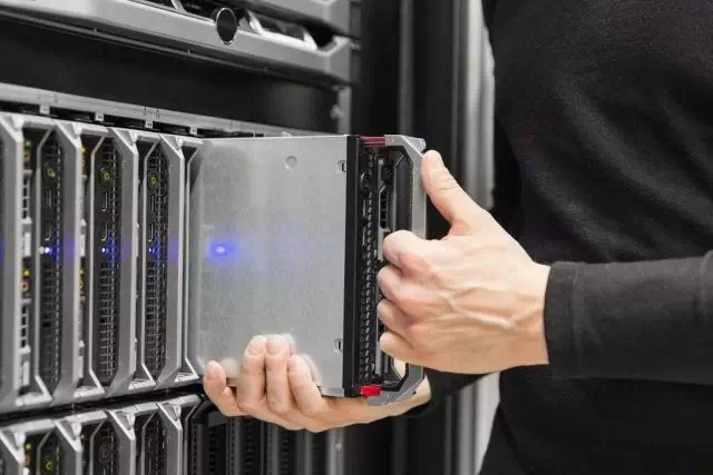 Things to Know When Choosing Servers for Business