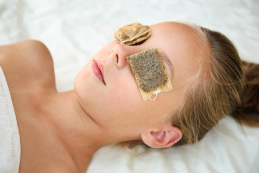 Use teabags for removing dark circles under your eyes